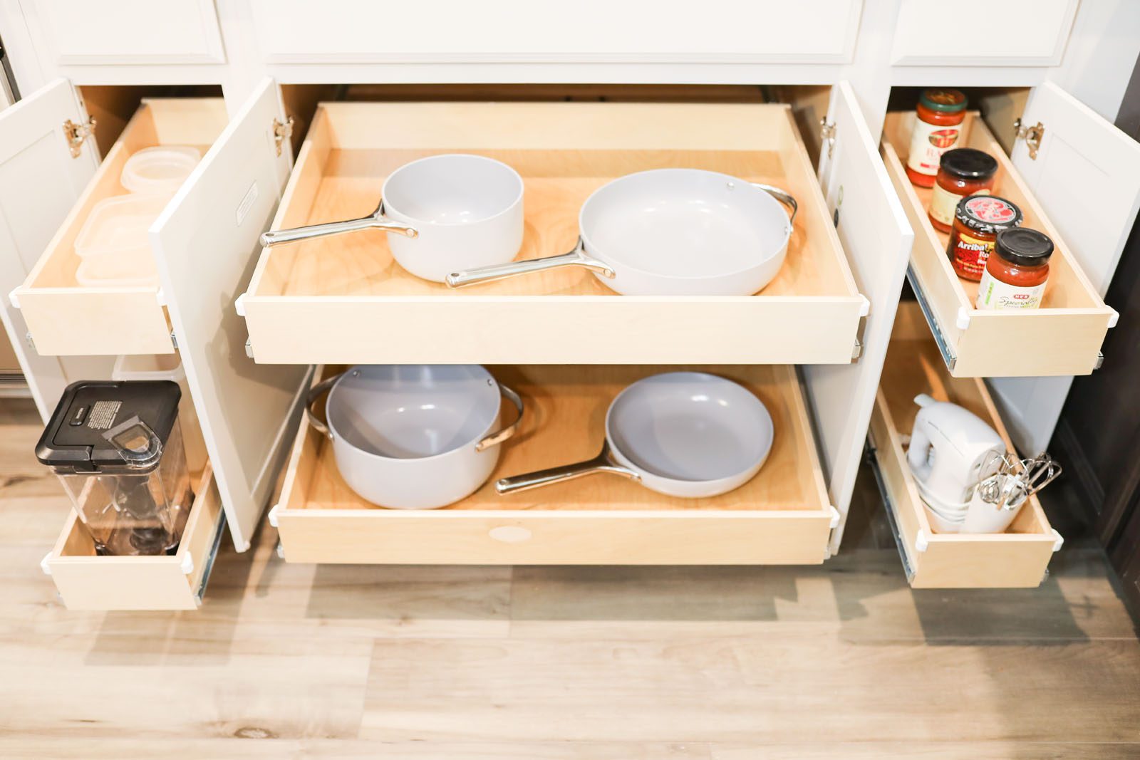 Pullout shelves 