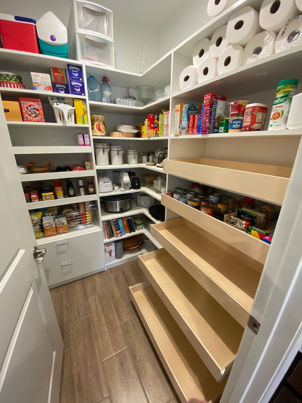 THE BEST WAY TO ORGANIZE DEEP PANTRY SLIDE-OUT SHELVES - dimplesonmywhat